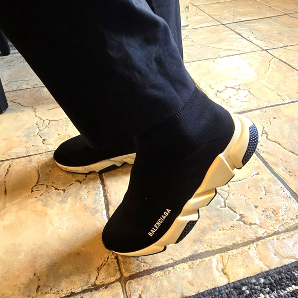 Balenciaga - Picture 1 of 16